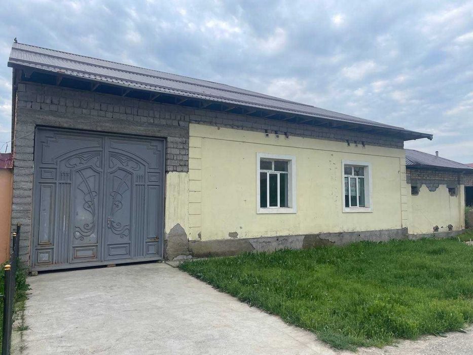 6-комнатный коттедж, 1 м², Джизак, на продажу