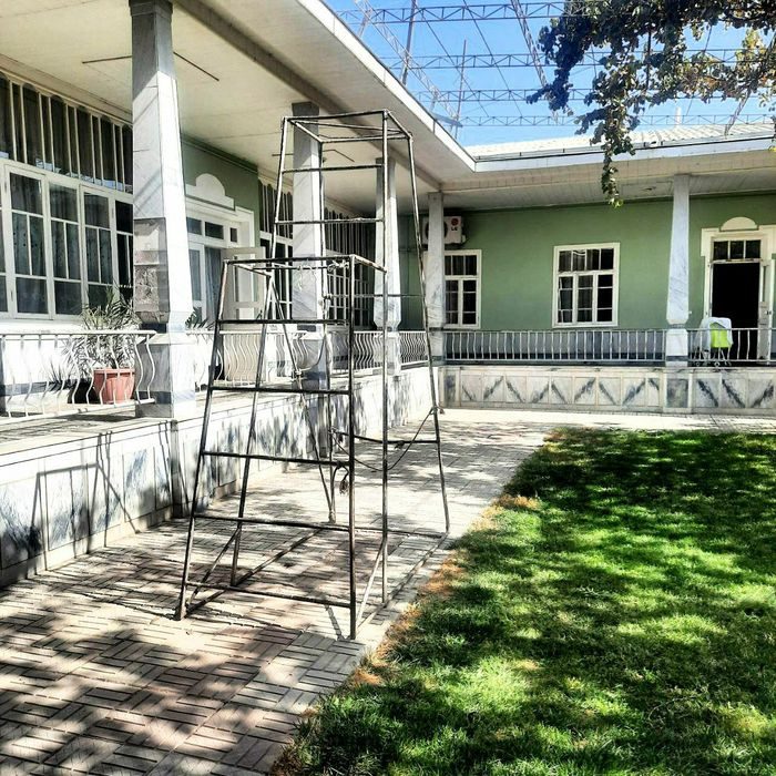 12-комнатный коттедж, 1500 м², Джизак, на продажу