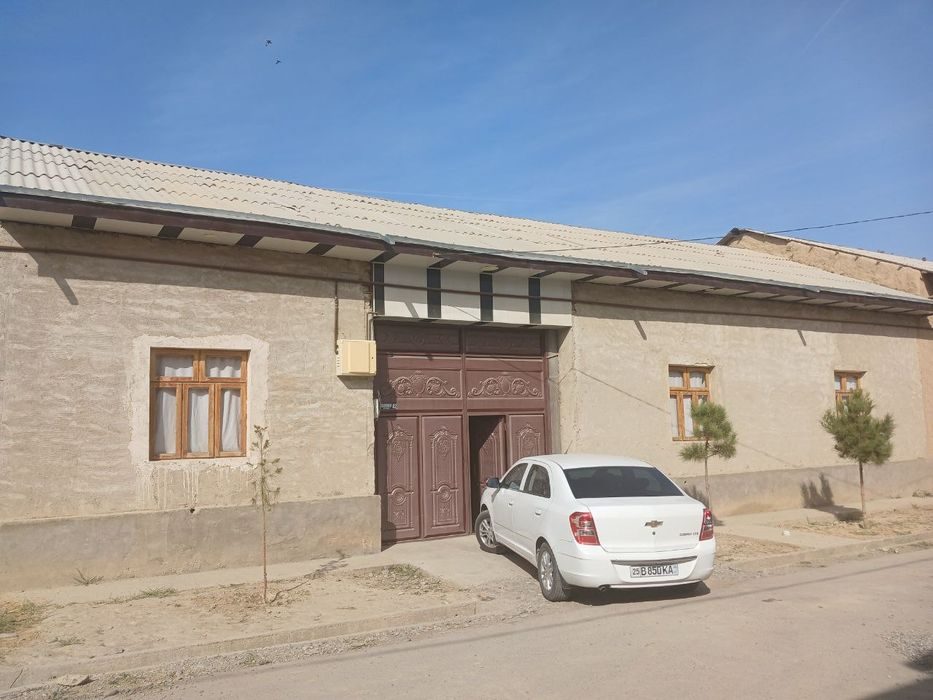 7-комнатный дом, 1500 м², Джизак, на продажу