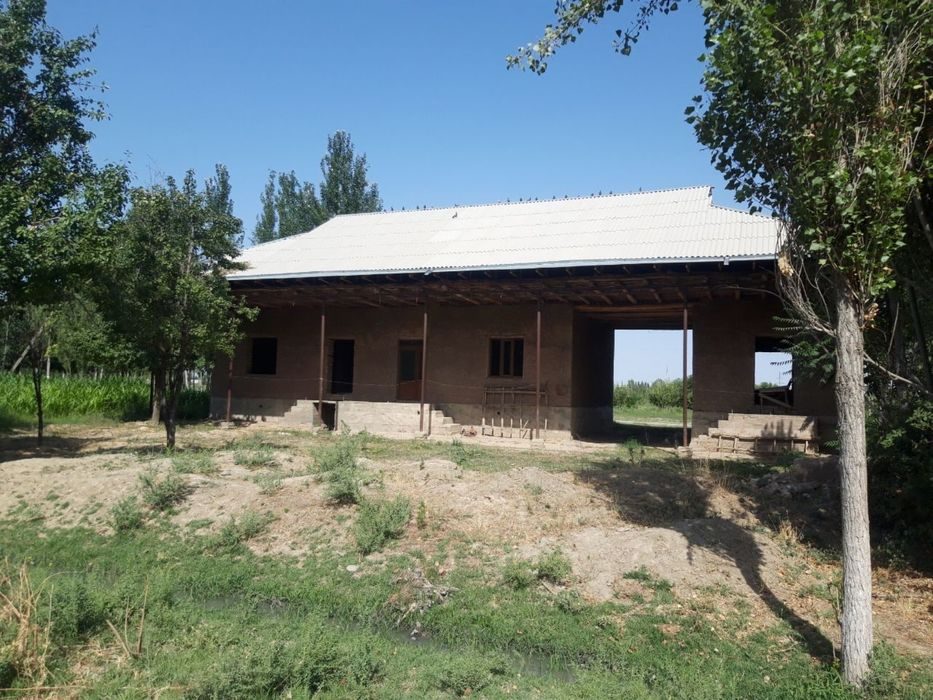 7-комнатный дом, 1300 м², Джизак, на продажу