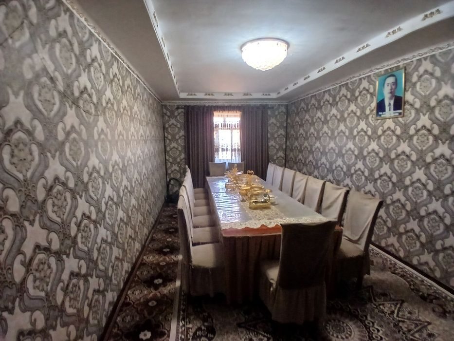 8-комнатная часть дома, 800 м², Джизак, на продажу