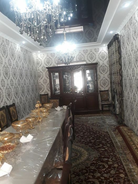 6-комнатный дом, 750 м², Джизак, на продажу