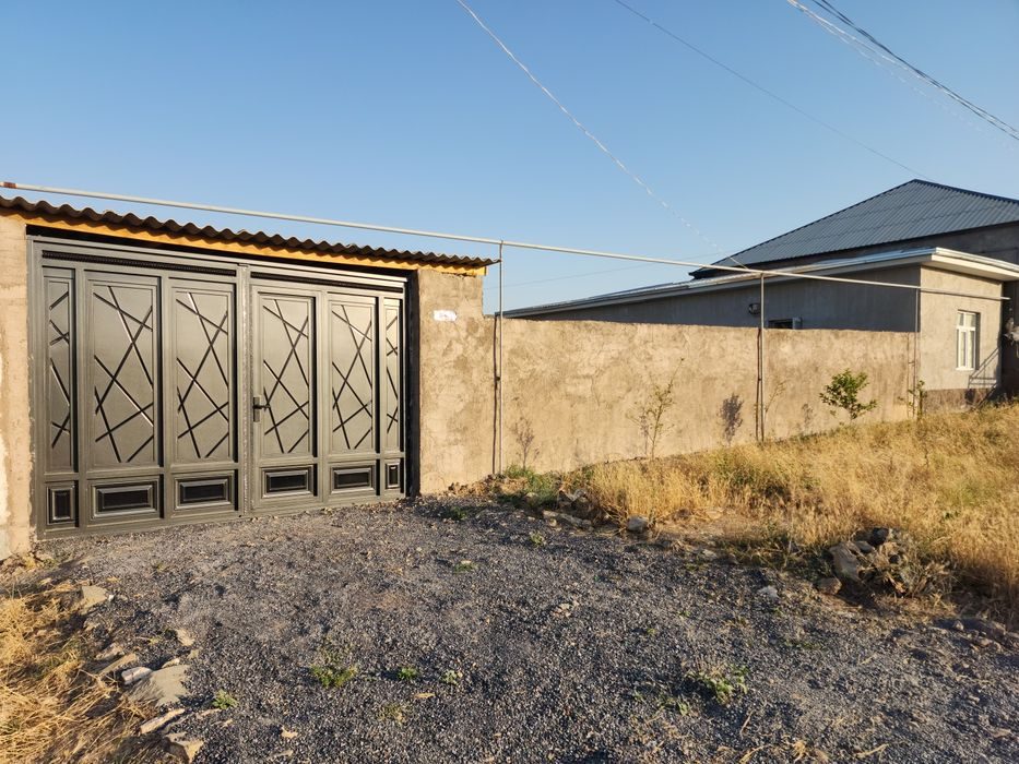 2-комнатная часть дома, 1000 м², Джизак, на продажу