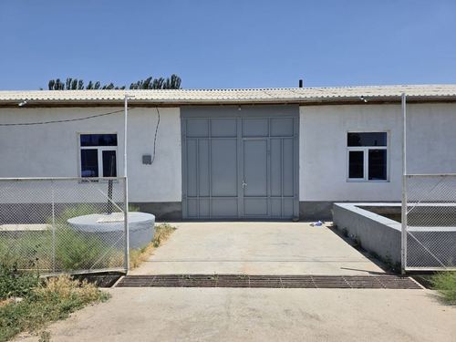 Parnik sotiladi 25 sotix