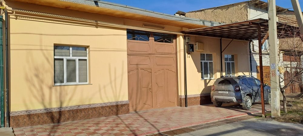 8-комнатный дом, 380 м², Джизак, на продажу
