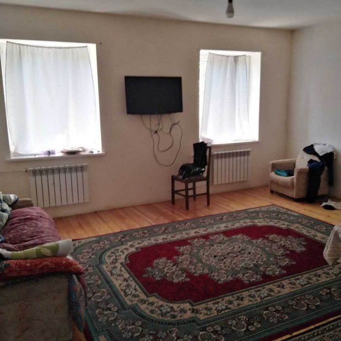 8-комнатная дача, 9 м², Джизак, на продажу