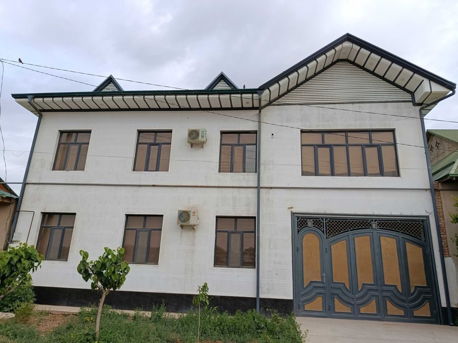 9-комнатный коттедж, 500 м², Термез, на продажу