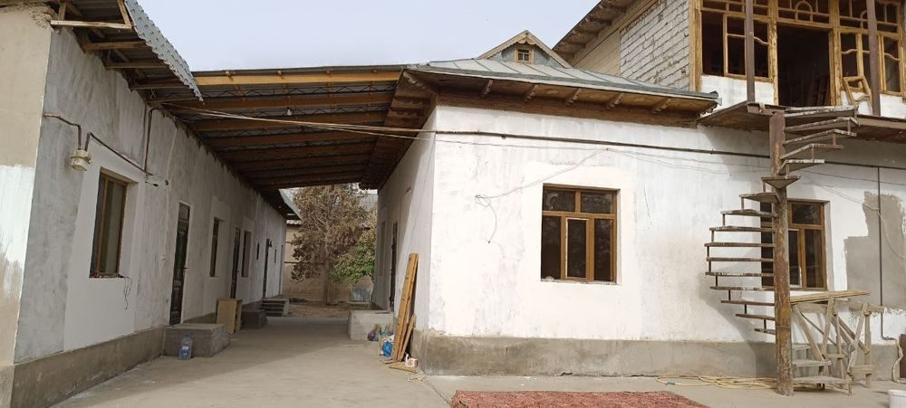 7-комнатный дом, 300 м², Термез, на продажу