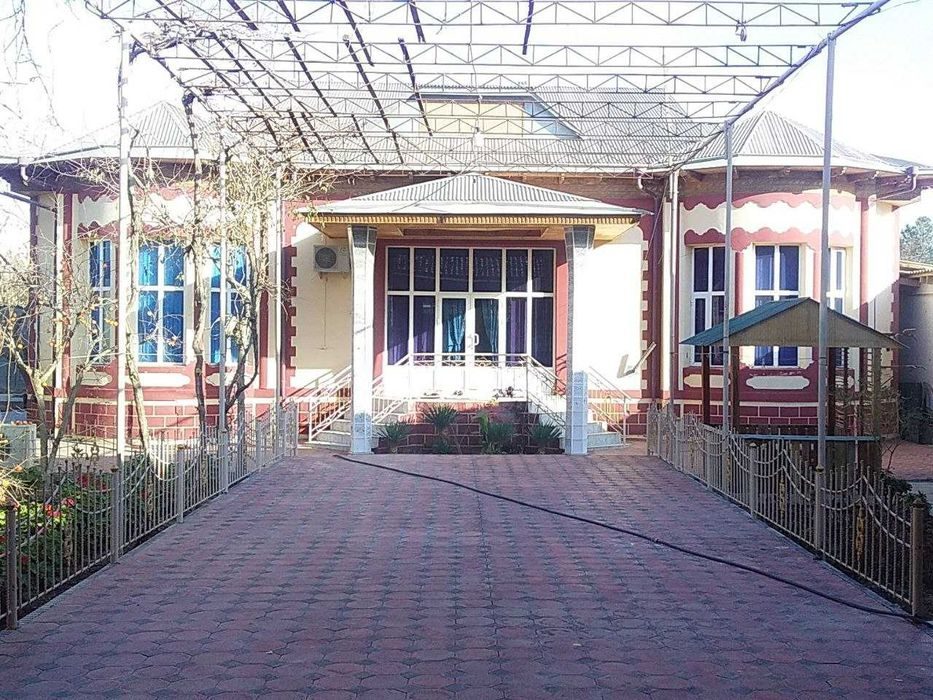 5-комнатный дом, 739 м², Термез, на продажу