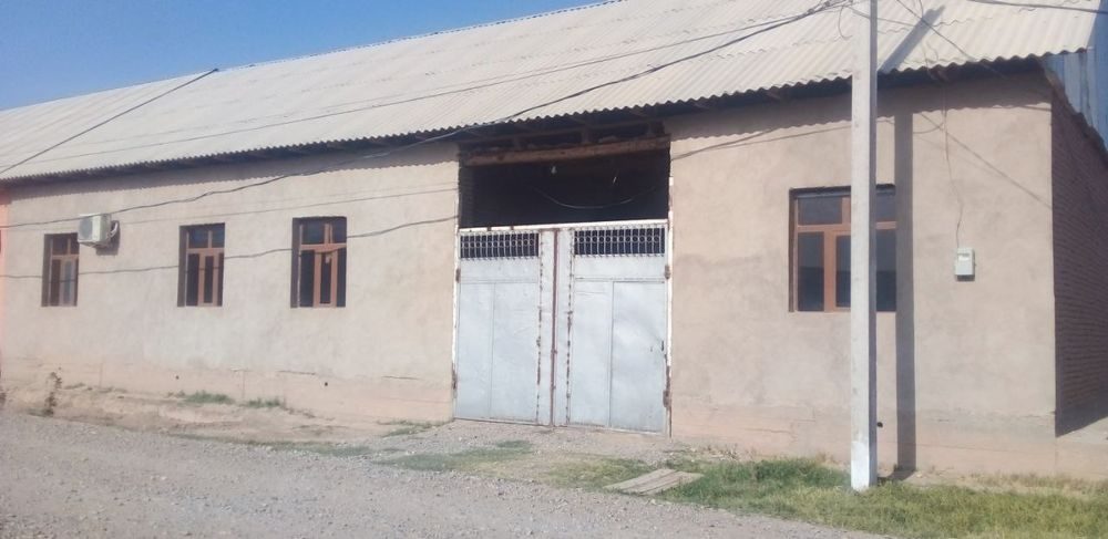 6-xonali uy, 300 m², Termiz, sotuvga