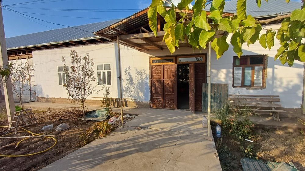 8-room house, 600 m², Termez, for sale
