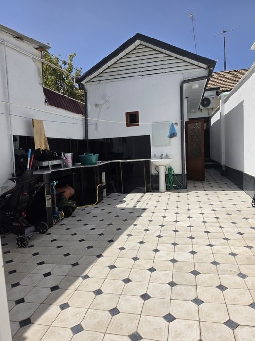 4-xonali uy, 200 m², Termiz, sotuvga