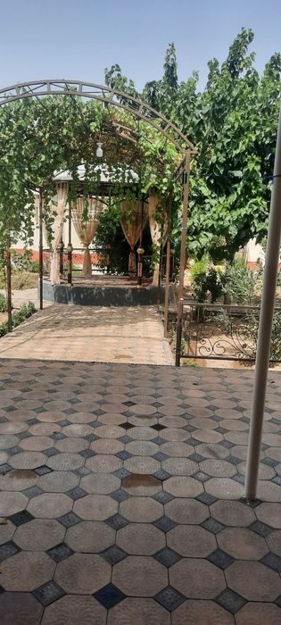 9-room house, 10 m², Termez, for sale