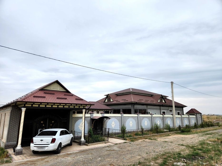10-room house, 500 m², Termez, for sale