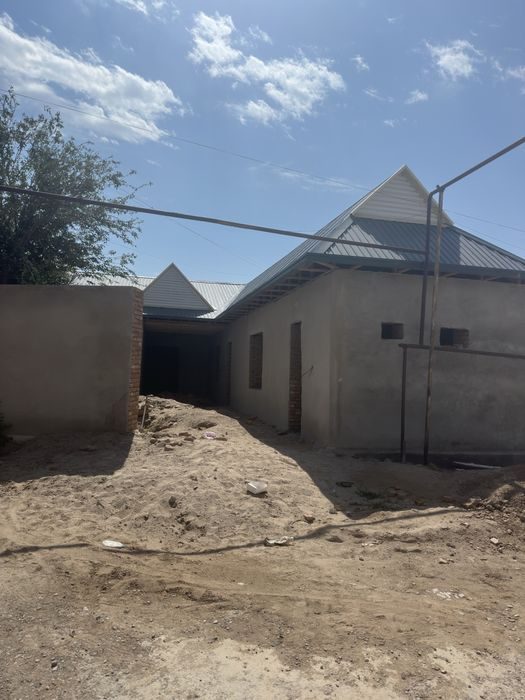 4-room house, 200 m², Termez, for sale