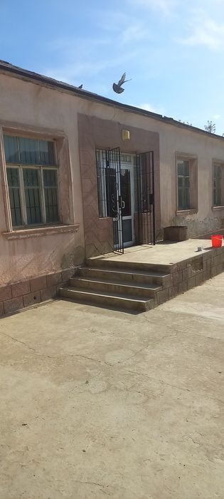 5-xonali uy, 260 m², Джума, sotuvga