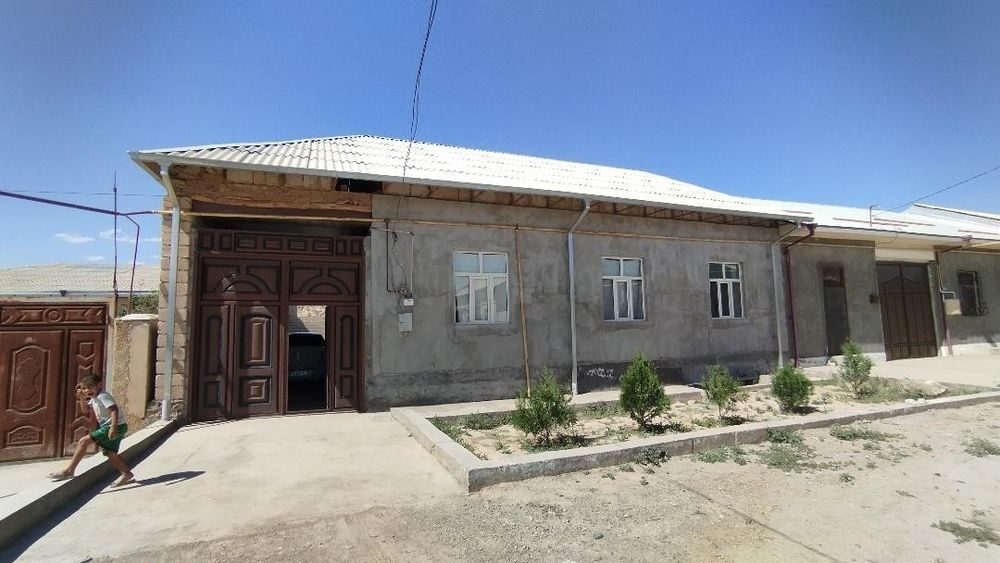 5-room house, 400 m², Navoi, for sale