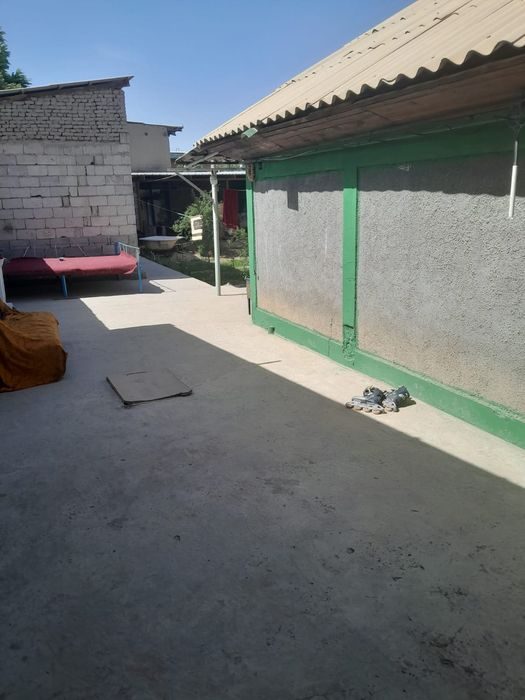 2-room dacha, 400 m², Navoi, for sale