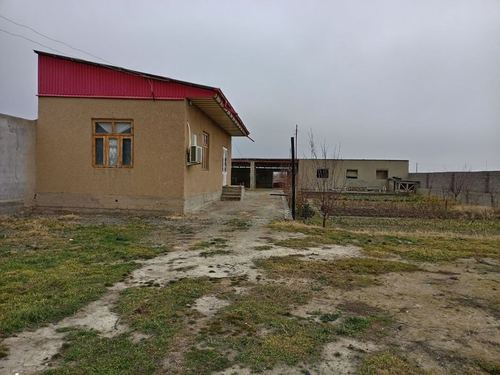 2-room house, 800 m²