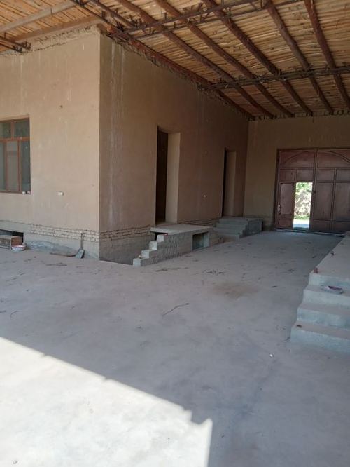 9-xonali uy, 1000 m²