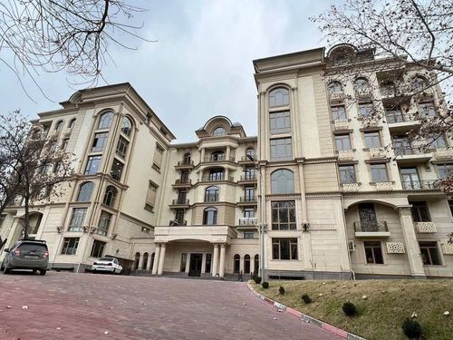 4-room apartment, 153 m²