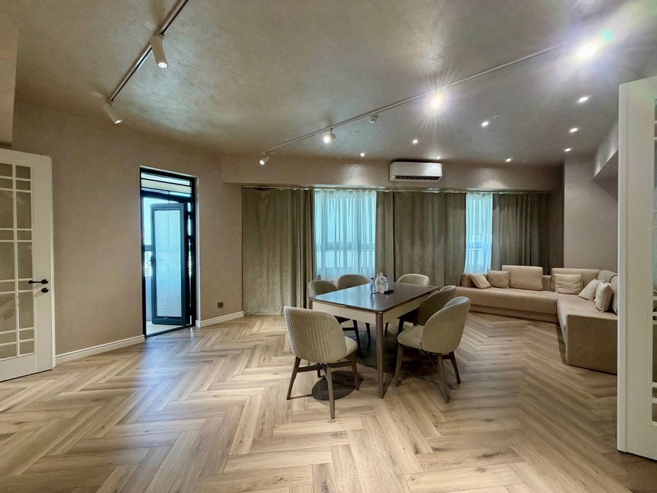6-room apartment, 320 m², Tashkent, Mirzo Ulugbek District, for sale