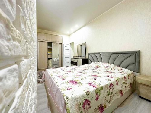 3-xonali kvartira, 42 m²
