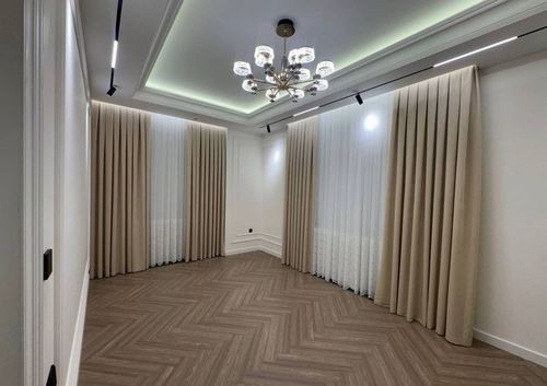 7-xonali kvartira, 210 m²
