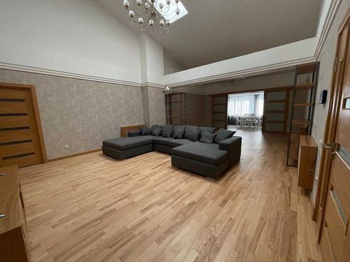 4-комнатная квартира, 226 м²