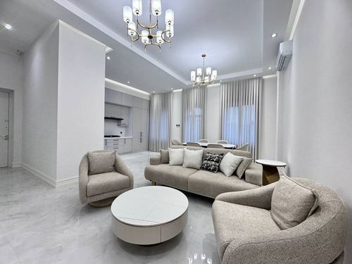 4-xonali kvartira, 180 m²