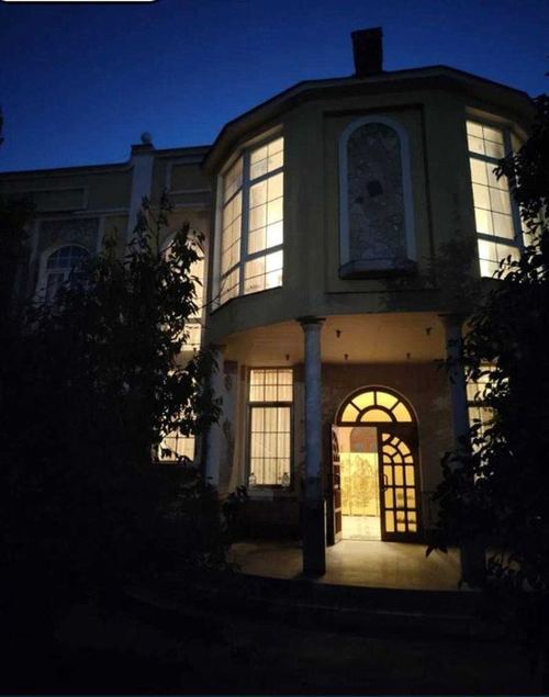 12-xonali uy, 1800 m²