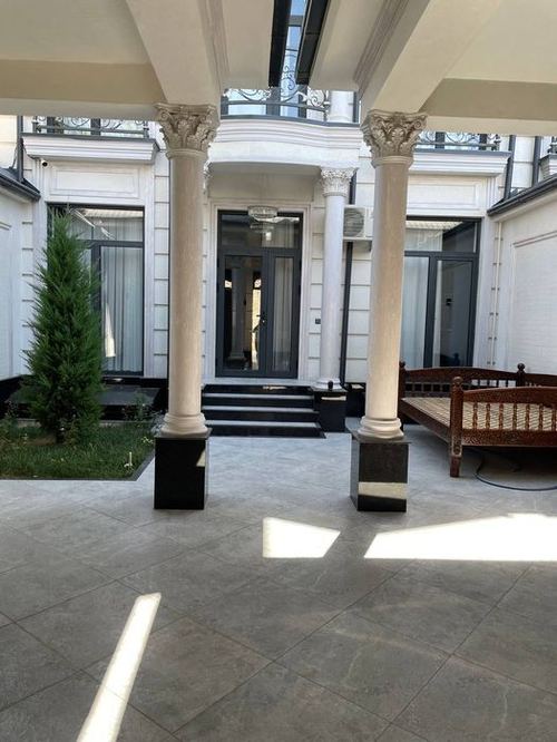 8-xonali uy, 348 m²