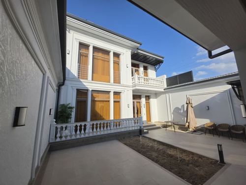 7-xonali uy, 280 m²