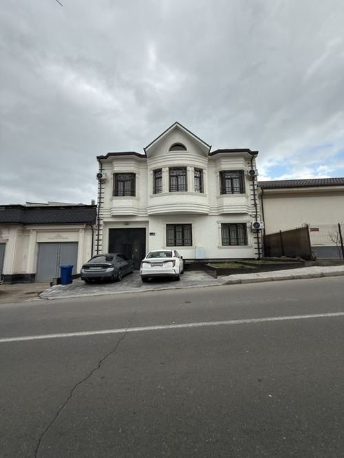 5-xonali uy, 300 m²