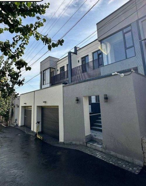 8-room cottage, 650 m²