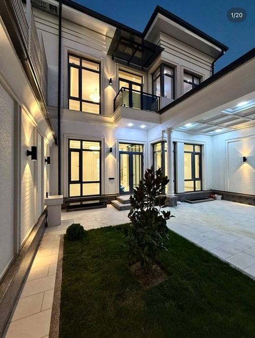 6-room house, 300 m²