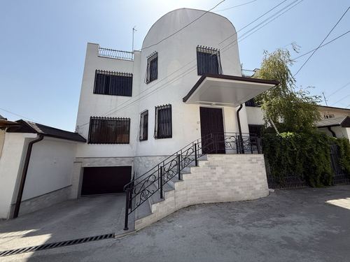 6-room house, 670 m²
