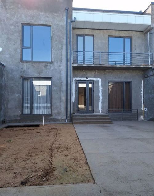 8-комнатный коттедж, 300 м²