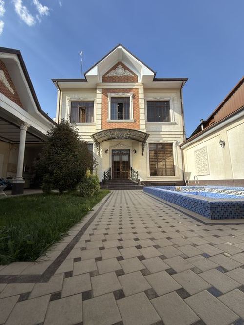 5-room house, 350 m²