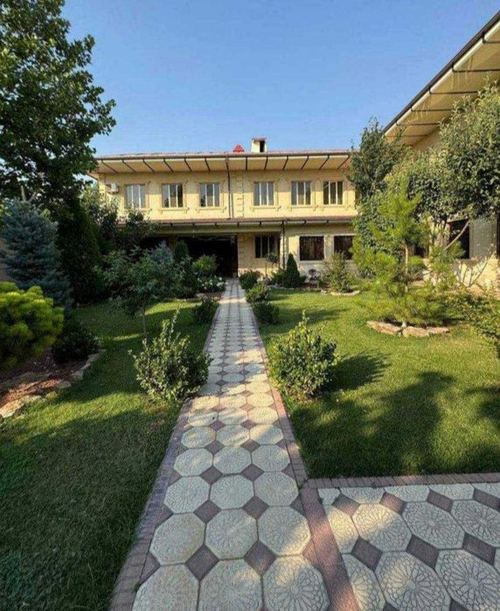 8-room house, 650 m²