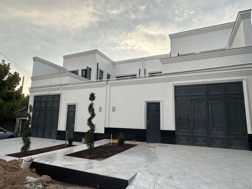7-комнатный дом, 400 м²