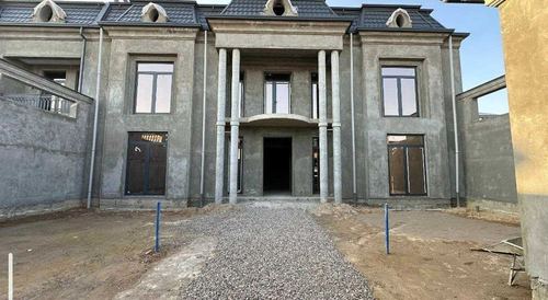 12-room house, 670 m²