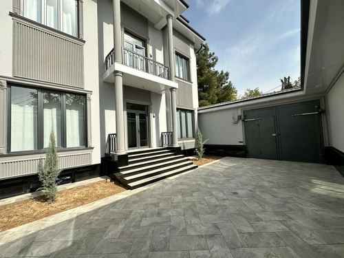 6-room house, 350 m²
