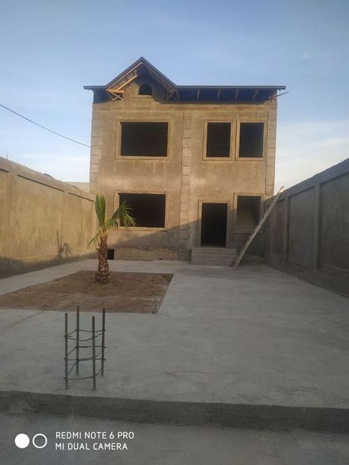 5-room house, 300 m²