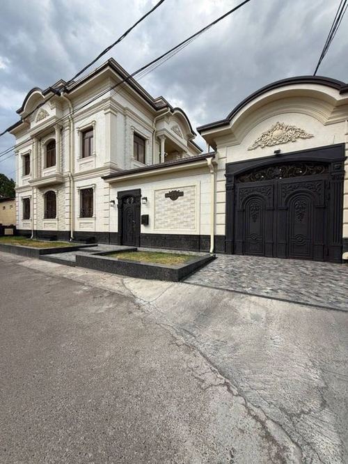8-xonali uy, 420 m²
