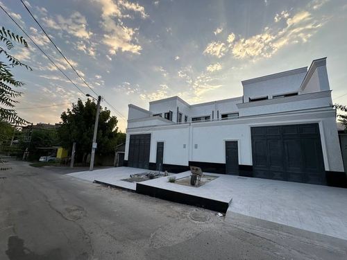 7-xonali uy, 250 m²