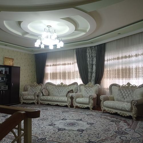 8-xonali uy, 320 m²