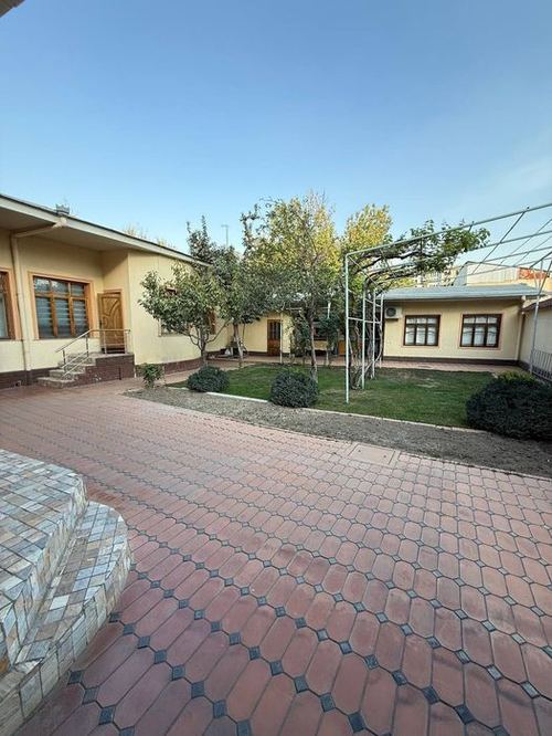 5-xonali uy, 250 m²
