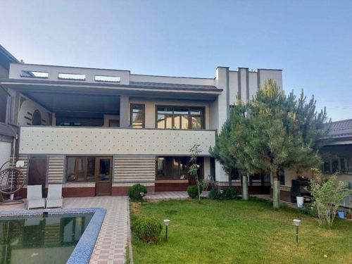 4-xonali uy, 250 m²