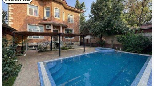 8-xonali uy, 480 m²